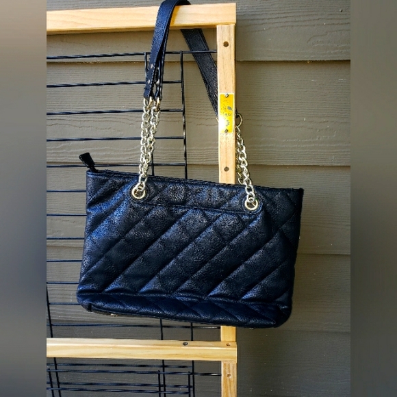 CHARMING CHARLIE QUILTED FAUX LEATHER SHOULDER BAG GUC. - Picture 1 of 7